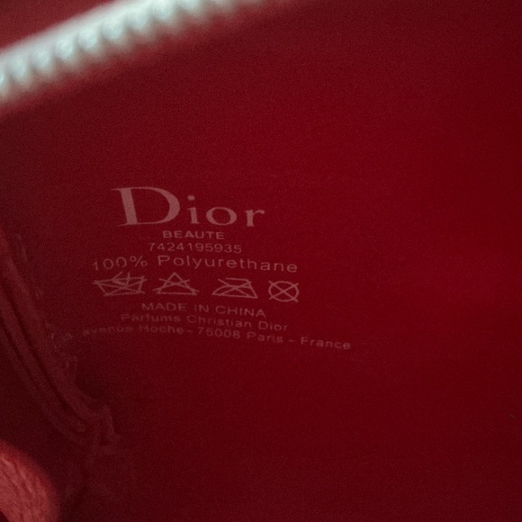 ❤️ DIOR RED COSMETIC POUCH WITH DIOR TRAVEL SIZE LIP GLOSS & LIPSTICK ❤️ - Picture 5 of 8